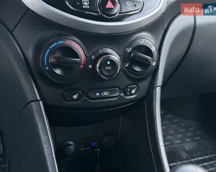 Белый Хендай Акцент, объемом двигателя 1.4 л и пробегом 135 тыс. км за 8700 $, фото 54 на Automoto.ua