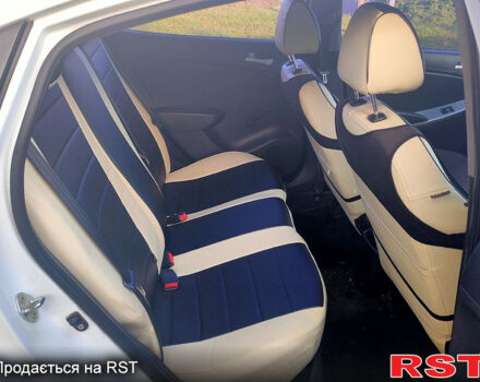 Білий Хендай Акцент, об'ємом двигуна 1.4 л та пробігом 65 тис. км за 8490 $, фото 11 на Automoto.ua