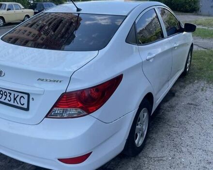 Білий Хендай Акцент, об'ємом двигуна 1.4 л та пробігом 310 тис. км за 5500 $, фото 4 на Automoto.ua