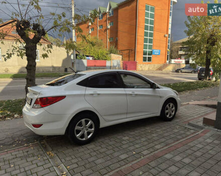 Хендай Акцент 2012 в Умани на Automoto.ua Белый Хендай Акцент, объемом двигателя 1.4 л и пробегом 105 тыс. км за 7250 $, фото 3 на Automoto.ua