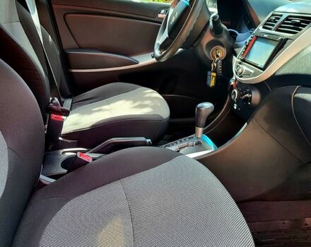 Белый Хендай Акцент, объемом двигателя 1.4 л и пробегом 92 тыс. км за 8500 $, фото 3 на Automoto.ua