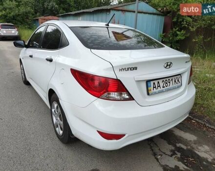 Белый Хендай Акцент, объемом двигателя 1.4 л и пробегом 216 тыс. км за 4200 $, фото 2 на Automoto.ua