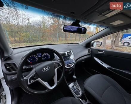 Хендай Акцент 2012 в Харькове на Automoto.ua Белый Хендай Акцент, объемом двигателя 1.59 л и пробегом 145 тыс. км за 8500 $, фото 6 на Automoto.ua