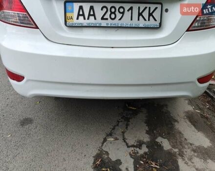 Белый Хендай Акцент, объемом двигателя 1.4 л и пробегом 216 тыс. км за 4200 $, фото 4 на Automoto.ua