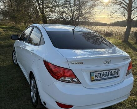 Белый Хендай Акцент, объемом двигателя 1.6 л и пробегом 240 тыс. км за 7300 $, фото 1 на Automoto.ua