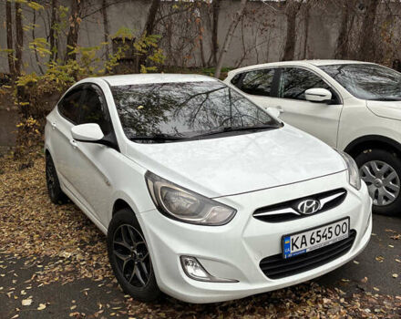 Белый Хендай Акцент, объемом двигателя 1.4 л и пробегом 115 тыс. км за 9499 $, фото 1 на Automoto.ua