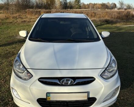 Белый Хендай Акцент, объемом двигателя 1.6 л и пробегом 240 тыс. км за 7300 $, фото 2 на Automoto.ua