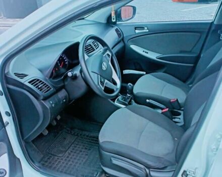 Белый Хендай Акцент, объемом двигателя 1.4 л и пробегом 219 тыс. км за 6300 $, фото 12 на Automoto.ua