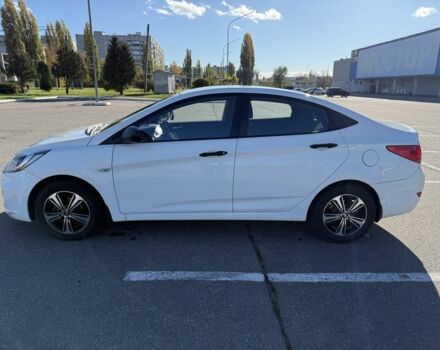 Белый Хендай Акцент, объемом двигателя 1.4 л и пробегом 105 тыс. км за 8450 $, фото 3 на Automoto.ua