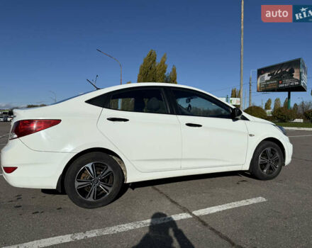 Білий Хендай Акцент, об'ємом двигуна 1.4 л та пробігом 105 тис. км за 8450 $, фото 3 на Automoto.ua