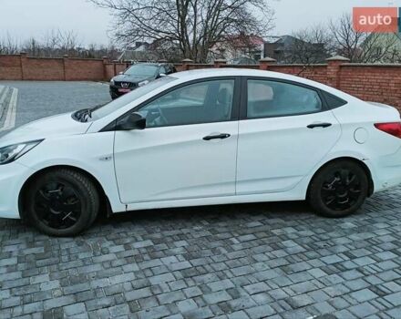 Белый Хендай Акцент, объемом двигателя 1.4 л и пробегом 219 тыс. км за 6300 $, фото 3 на Automoto.ua
