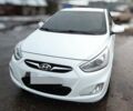 Белый Хендай Акцент, объемом двигателя 1.59 л и пробегом 129 тыс. км за 8000 $, фото 1 на Automoto.ua