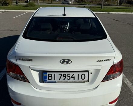 Белый Хендай Акцент, объемом двигателя 1.4 л и пробегом 105 тыс. км за 8450 $, фото 4 на Automoto.ua