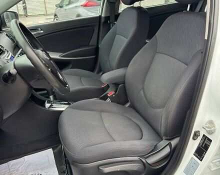 Білий Хендай Акцент, об'ємом двигуна 1.4 л та пробігом 84 тис. км за 9900 $, фото 10 на Automoto.ua