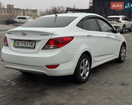 Білий Хендай Акцент, об'ємом двигуна 1.4 л та пробігом 84 тис. км за 9900 $, фото 6 на Automoto.ua