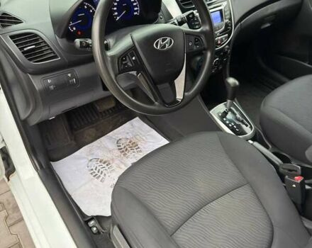 Білий Хендай Акцент, об'ємом двигуна 1.4 л та пробігом 84 тис. км за 9900 $, фото 9 на Automoto.ua