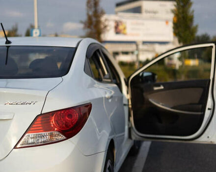 Белый Хендай Акцент, объемом двигателя 1.4 л и пробегом 158 тыс. км за 8000 $, фото 8 на Automoto.ua