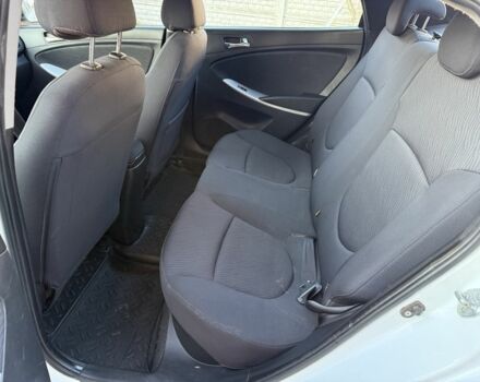 Білий Хендай Акцент, об'ємом двигуна 1.4 л та пробігом 220 тис. км за 5450 $, фото 7 на Automoto.ua