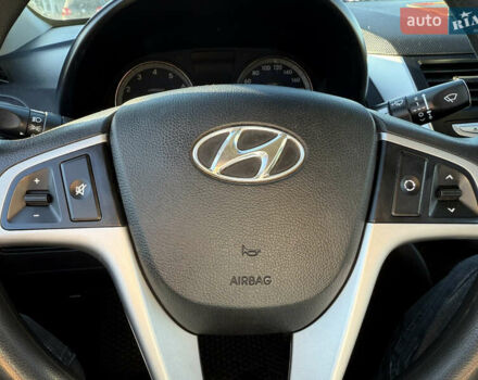 Білий Хендай Акцент, об'ємом двигуна 1.4 л та пробігом 105 тис. км за 8450 $, фото 6 на Automoto.ua