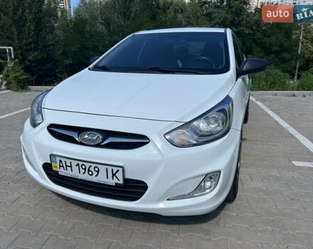 Белый Хендай Акцент, объемом двигателя 1.4 л и пробегом 115 тыс. км за 8500 $, фото 1 на Automoto.ua