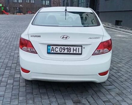 Белый Хендай Акцент, объемом двигателя 1.4 л и пробегом 219 тыс. км за 6300 $, фото 4 на Automoto.ua