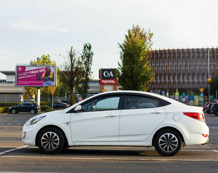 Белый Хендай Акцент, объемом двигателя 1.4 л и пробегом 158 тыс. км за 8000 $, фото 12 на Automoto.ua