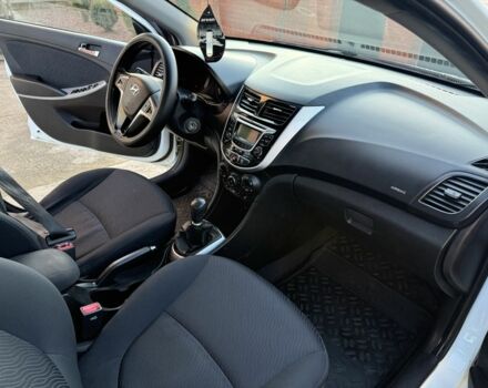 Білий Хендай Акцент, об'ємом двигуна 1.4 л та пробігом 220 тис. км за 5450 $, фото 10 на Automoto.ua