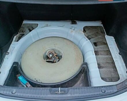 Белый Хендай Акцент, объемом двигателя 1.4 л и пробегом 219 тыс. км за 6300 $, фото 16 на Automoto.ua