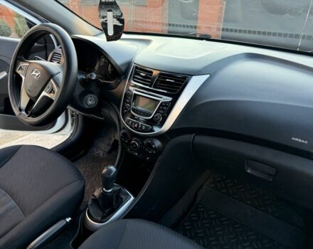 Білий Хендай Акцент, об'ємом двигуна 1.4 л та пробігом 220 тис. км за 5450 $, фото 9 на Automoto.ua