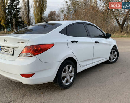 Білий Хендай Акцент, об'ємом двигуна 1.4 л та пробігом 265 тис. км за 5300 $, фото 7 на Automoto.ua