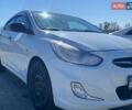 Белый Хендай Акцент, объемом двигателя 1.4 л и пробегом 156 тыс. км за 7800 $, фото 1 на Automoto.ua