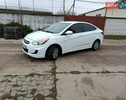 Белый Хендай Акцент, объемом двигателя 1.59 л и пробегом 230 тыс. км за 8500 $, фото 11 на Automoto.ua