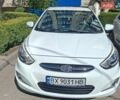 Белый Хендай Акцент, объемом двигателя 1.59 л и пробегом 160 тыс. км за 8600 $, фото 1 на Automoto.ua