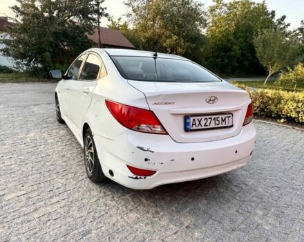 Белый Хендай Акцент, объемом двигателя 1.6 л и пробегом 112 тыс. км за 5700 $, фото 4 на Automoto.ua