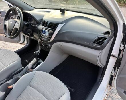 Белый Хендай Акцент, объемом двигателя 1.6 л и пробегом 112 тыс. км за 5700 $, фото 11 на Automoto.ua