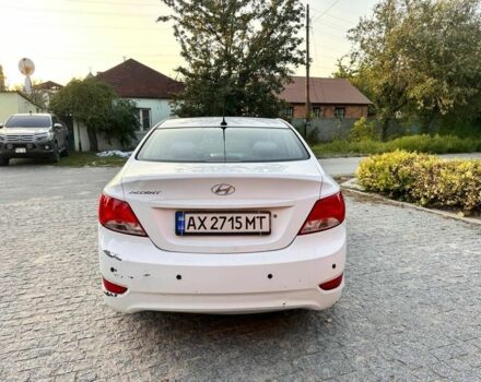 Белый Хендай Акцент, объемом двигателя 1.6 л и пробегом 112 тыс. км за 5700 $, фото 3 на Automoto.ua