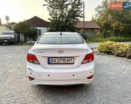 Хендай Акцент 2015 в Харькове на Automoto.ua Белый Хендай Акцент, объемом двигателя 1.6 л и пробегом 107 тыс. км за 5900 $, фото 4 на Automoto.ua