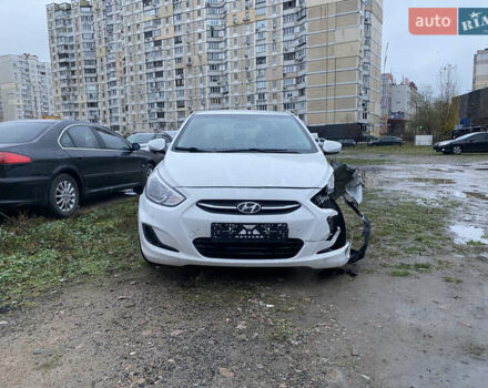 Белый Хендай Акцент, объемом двигателя 1.59 л и пробегом 110 тыс. км за 5900 $, фото 1 на Automoto.ua