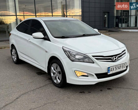 Белый Хендай Акцент, объемом двигателя 1.4 л и пробегом 64 тыс. км за 12800 $, фото 4 на Automoto.ua