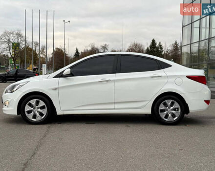 Белый Хендай Акцент, объемом двигателя 1.4 л и пробегом 64 тыс. км за 12800 $, фото 11 на Automoto.ua