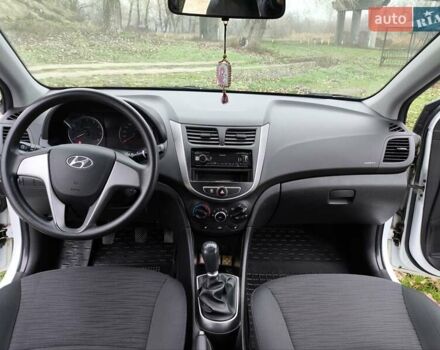 Белый Хендай Акцент, объемом двигателя 1.4 л и пробегом 92 тыс. км за 9499 $, фото 9 на Automoto.ua