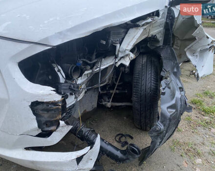 Белый Хендай Акцент, объемом двигателя 1.59 л и пробегом 110 тыс. км за 5900 $, фото 5 на Automoto.ua