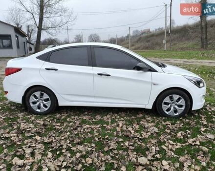 Белый Хендай Акцент, объемом двигателя 1.4 л и пробегом 92 тыс. км за 9499 $, фото 7 на Automoto.ua