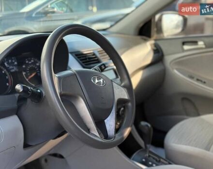 Білий Хендай Акцент, об'ємом двигуна 1.59 л та пробігом 162 тис. км за 8100 $, фото 8 на Automoto.ua