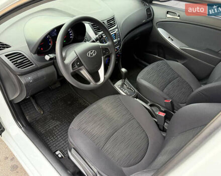 Белый Хендай Акцент, объемом двигателя 1.4 л и пробегом 64 тыс. км за 12800 $, фото 21 на Automoto.ua