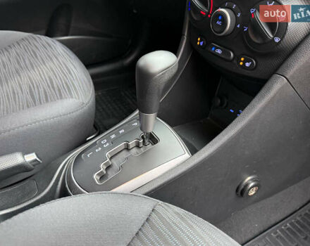 Белый Хендай Акцент, объемом двигателя 1.4 л и пробегом 64 тыс. км за 12800 $, фото 32 на Automoto.ua