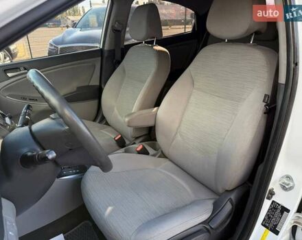 Білий Хендай Акцент, об'ємом двигуна 1.59 л та пробігом 162 тис. км за 8100 $, фото 13 на Automoto.ua
