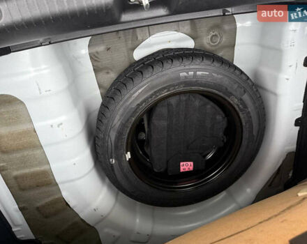 Белый Хендай Акцент, объемом двигателя 1.4 л и пробегом 64 тыс. км за 12800 $, фото 37 на Automoto.ua