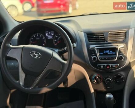 Білий Хендай Акцент, об'ємом двигуна 1.59 л та пробігом 162 тис. км за 8100 $, фото 12 на Automoto.ua