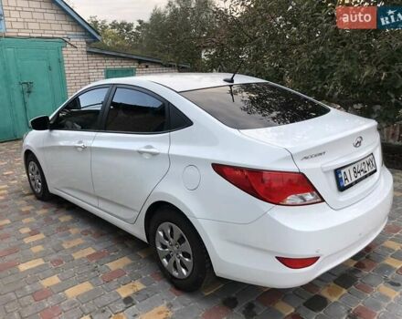 Белый Хендай Акцент, объемом двигателя 1.59 л и пробегом 56 тыс. км за 11800 $, фото 11 на Automoto.ua